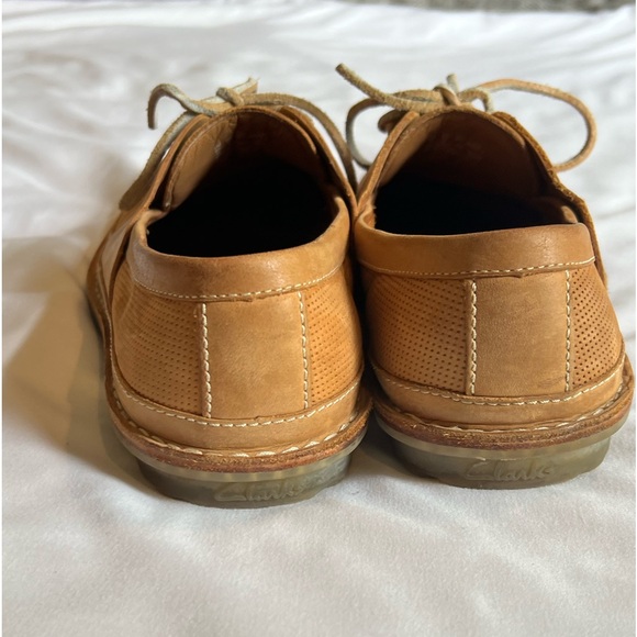 Men’s leather Clark shoes; size 9.5; hardly worn - Picture 4 of 6